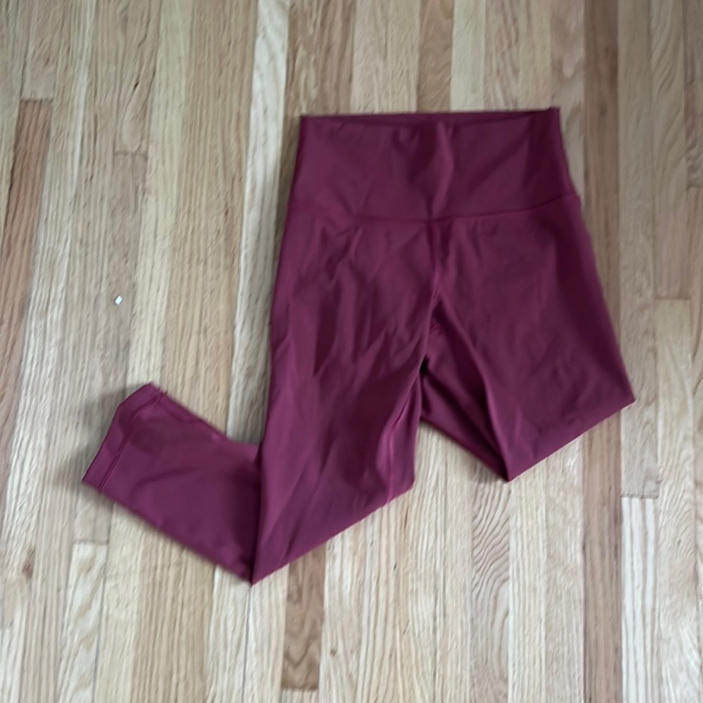 Lululemon wonder under crop 21”